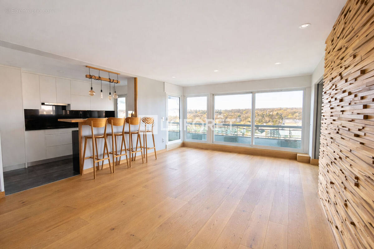 Appartement à LA CELLE-SAINT-CLOUD