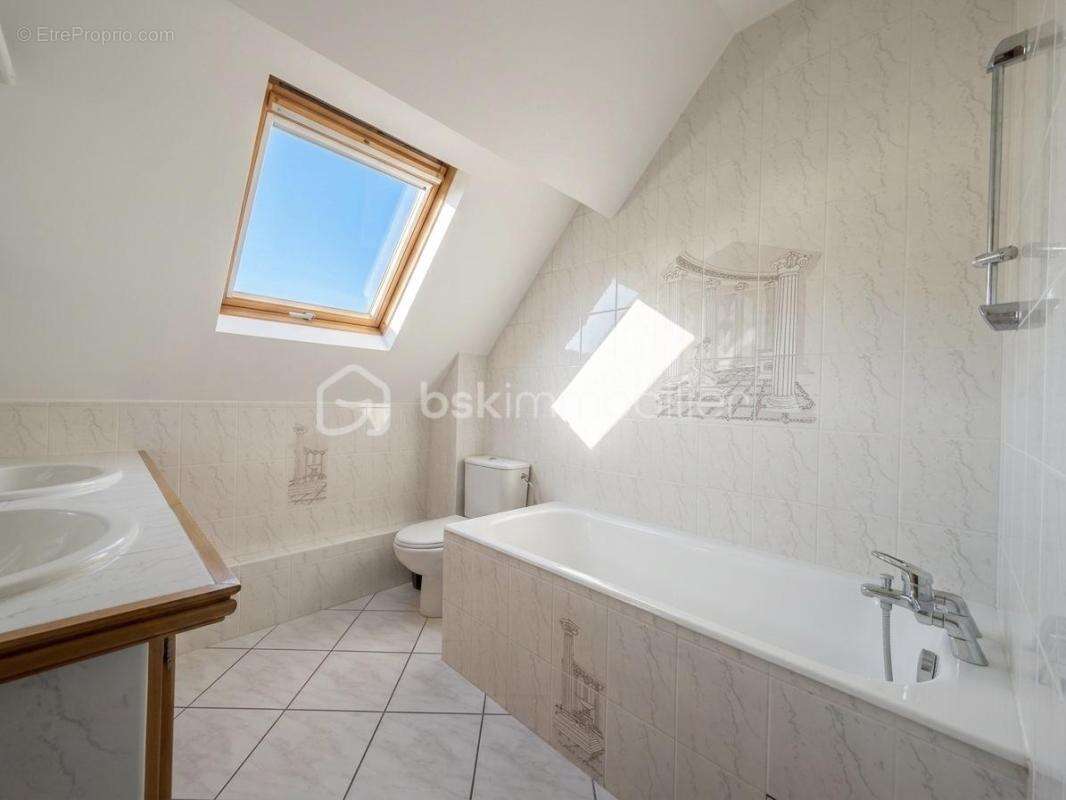 Maison à ROISSY-EN-BRIE