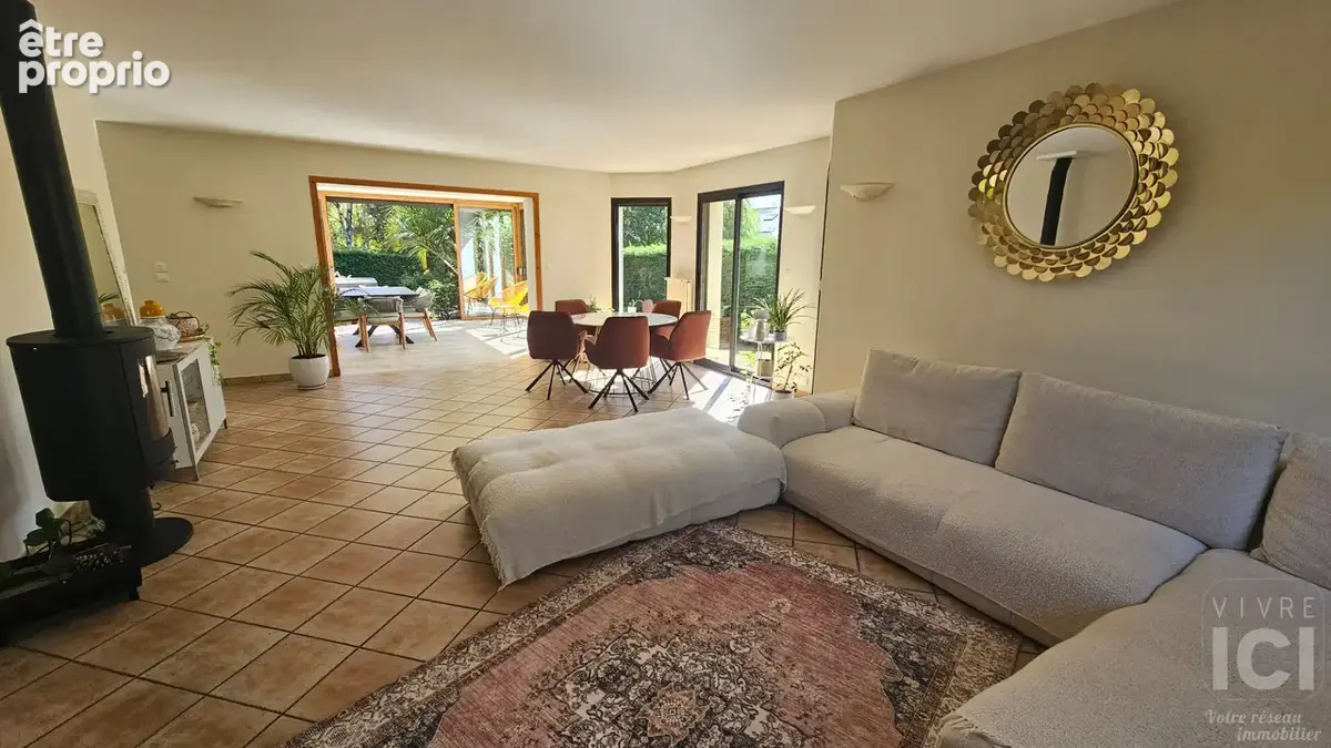 Maison Sainte Luce Sur Loire - 190 m² - photo 3