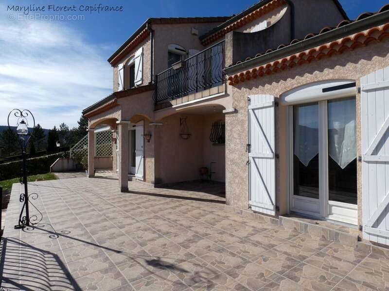 Maison à LA ROCHE-BLANCHE