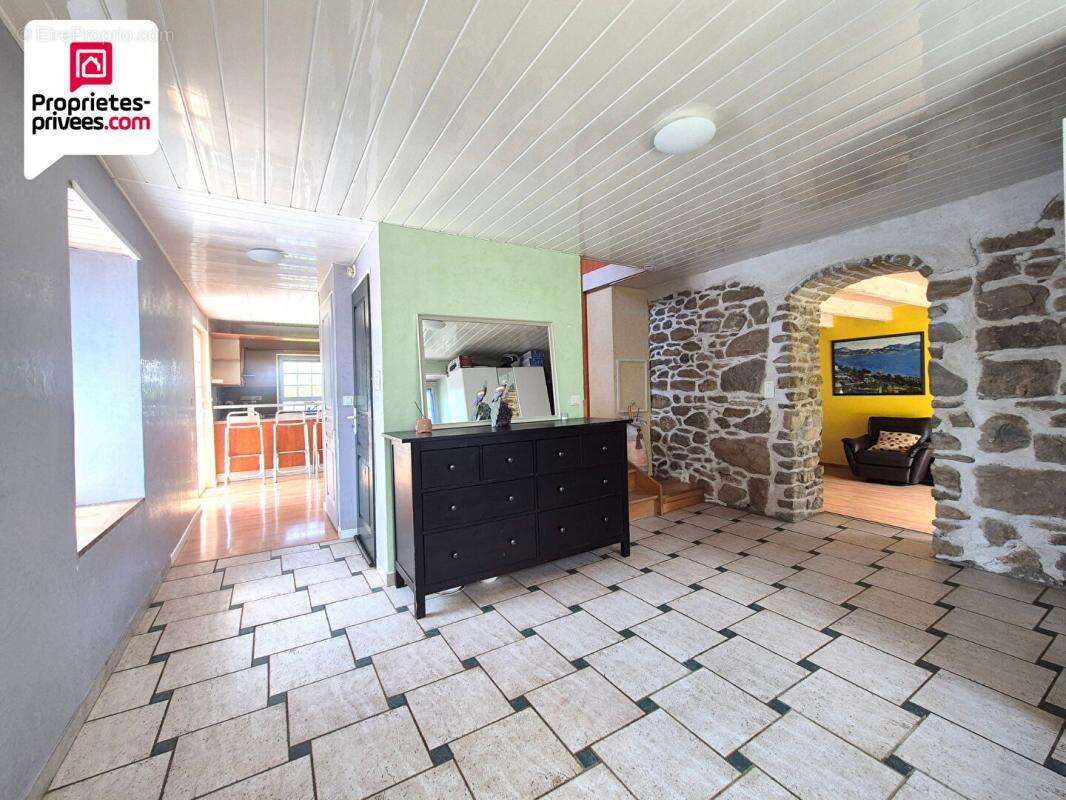 Maison à SAINT-CERGUES