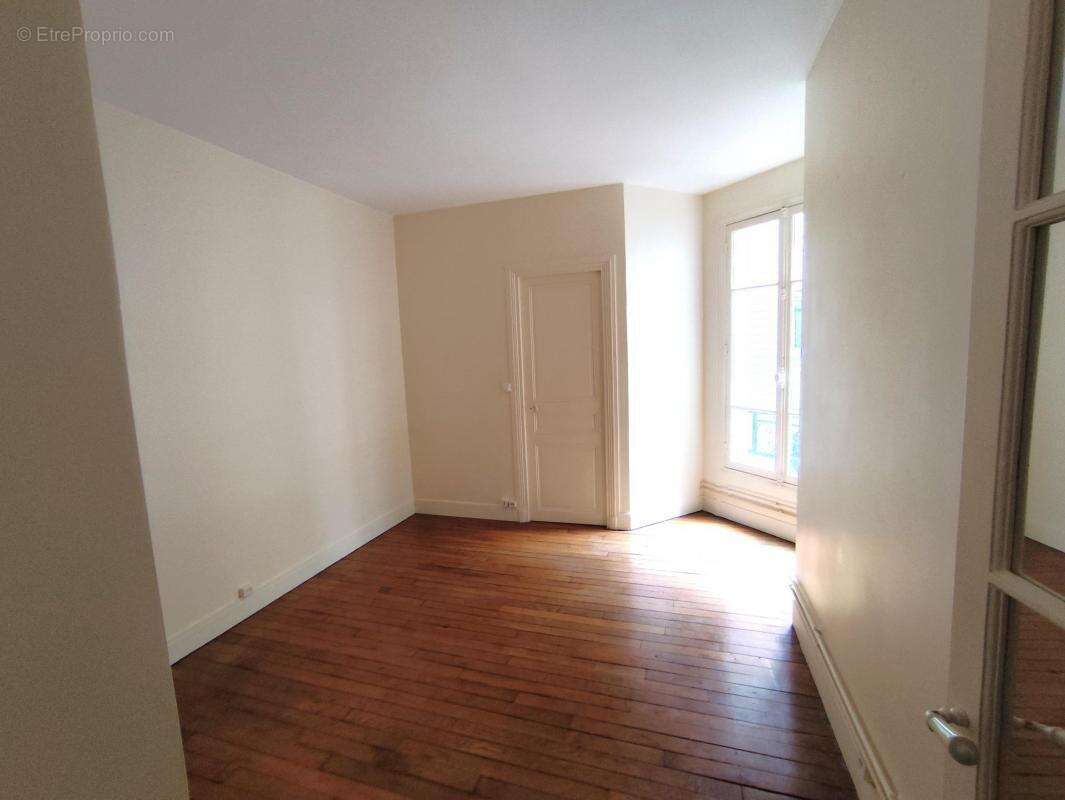 Appartement à PARIS-7E