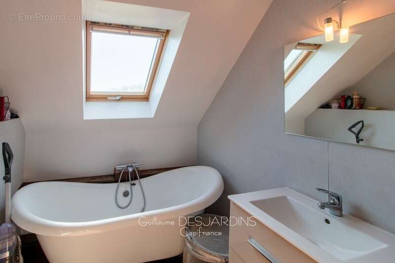 Maison à AUBRY-LE-PANTHOU