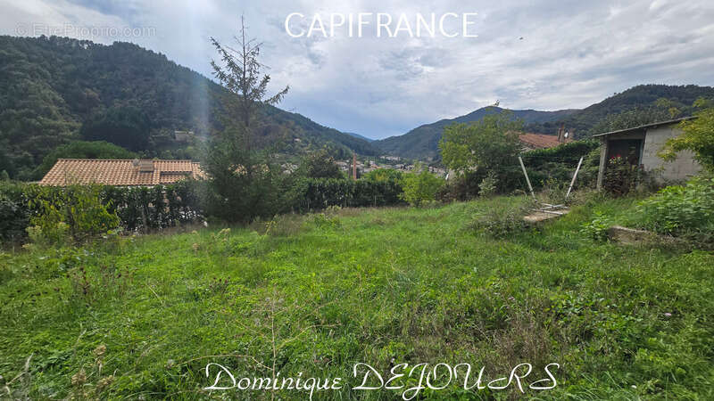 Maison à SAINT-SAUVEUR-DE-MONTAGUT