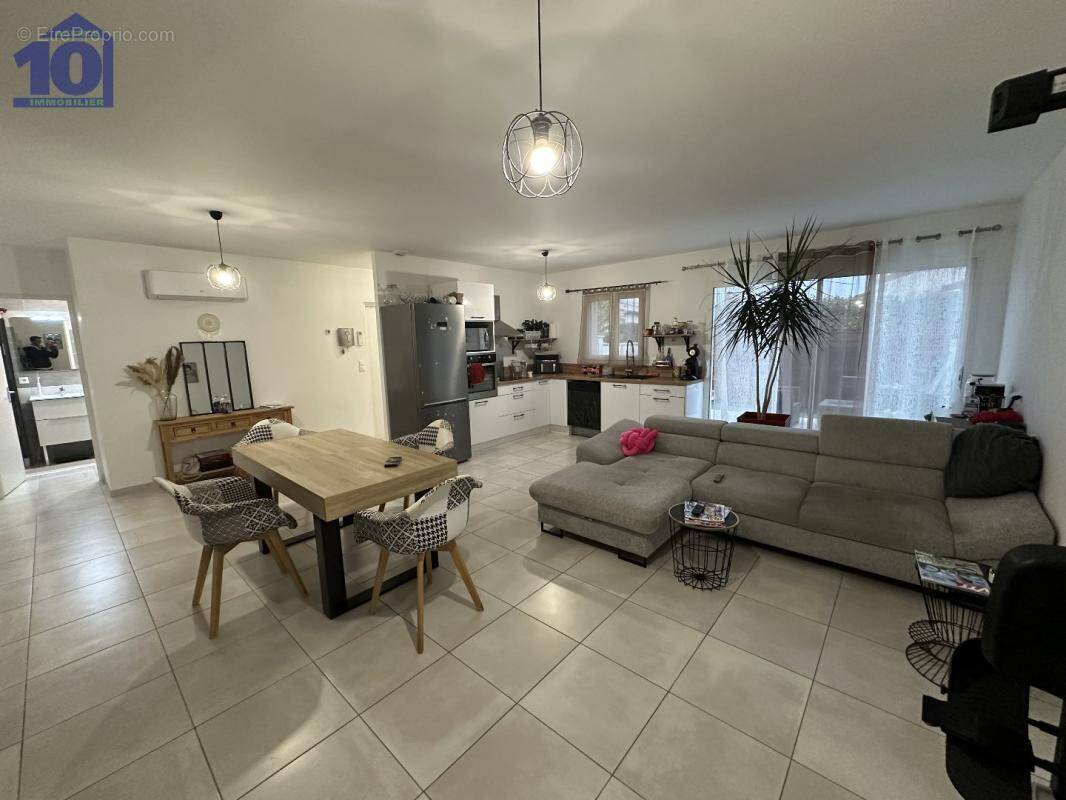 Maison à NISSAN-LEZ-ENSERUNE