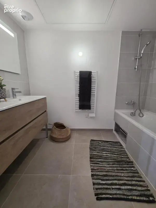 Appartement de type 4 de 81m² - Terrasse de 11m² - 2 parkings - photo 9