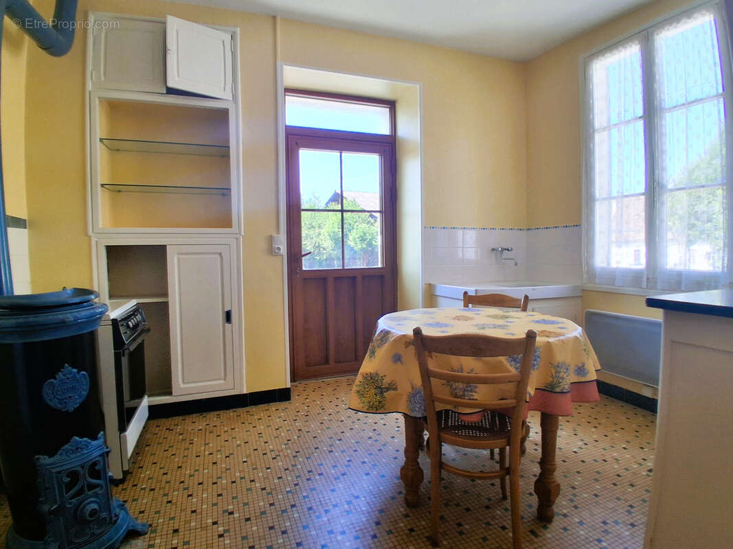 Maisons de bourg avec cachet et dépendances - photo 18