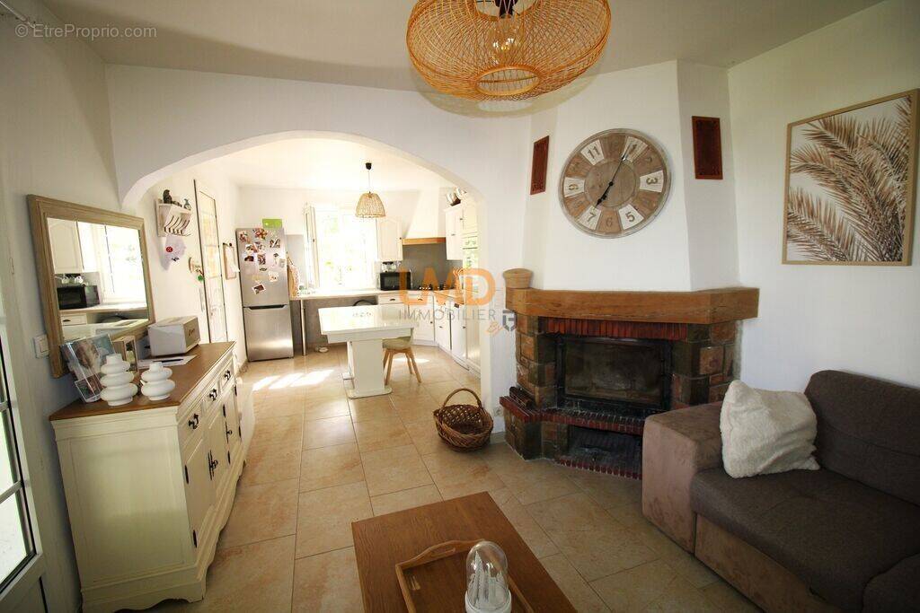 Maison à ALLEGRE-LES-FUMADES