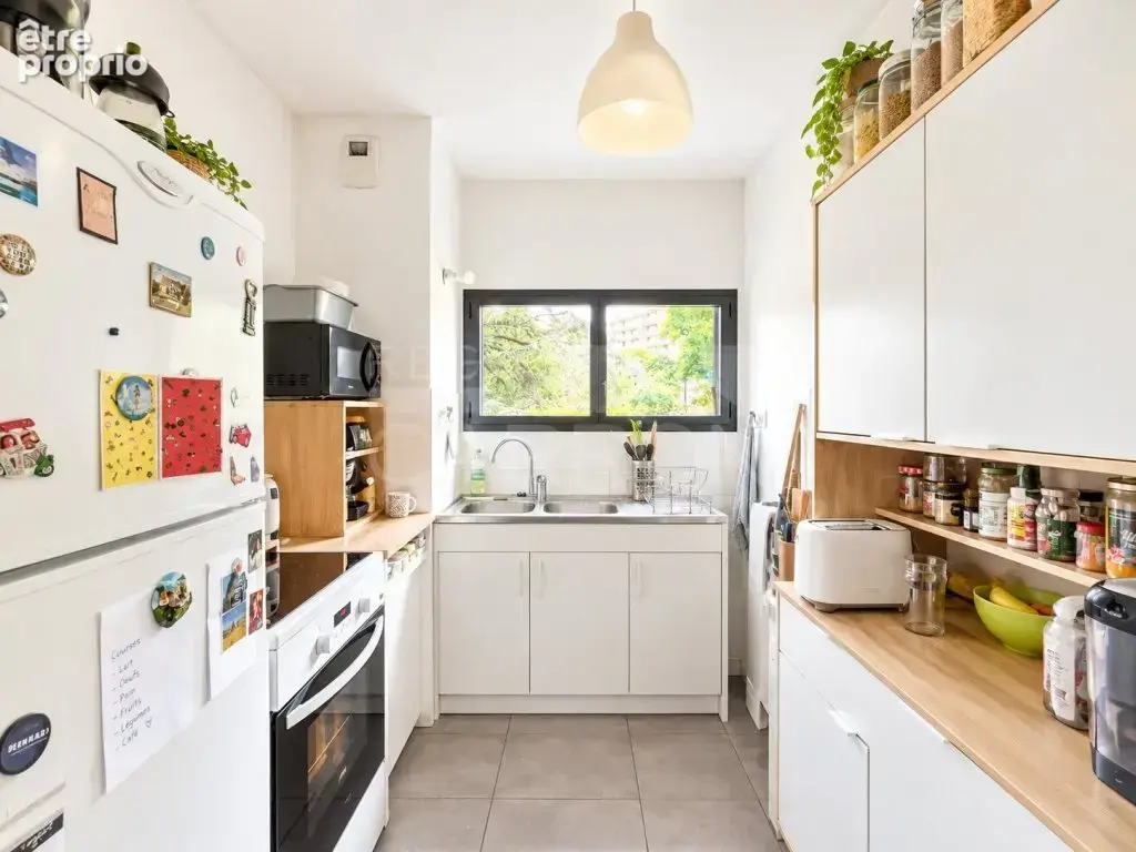Métro Cuire -T2 37m² avec balcon - cave - garage en option - photo 4
