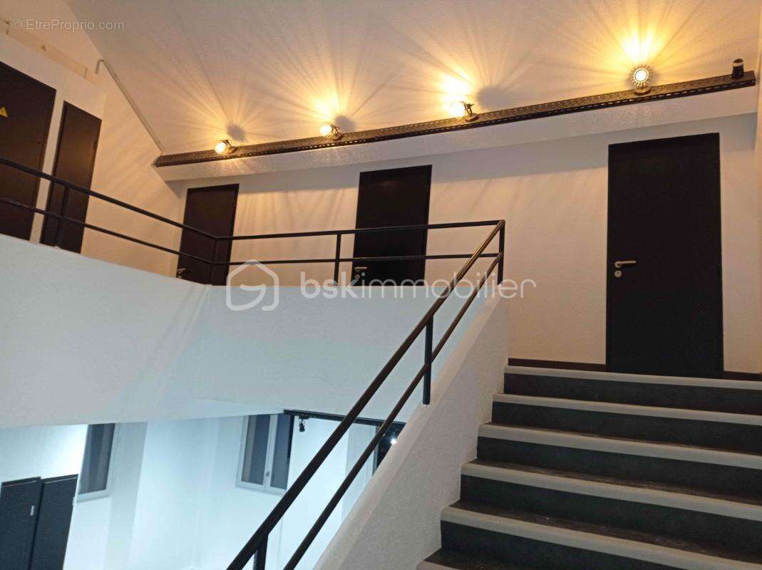 Proximite centre -ville, superbe appartement t3 neuf avec grande terrasse , le long du doubs!!!! - photo 12