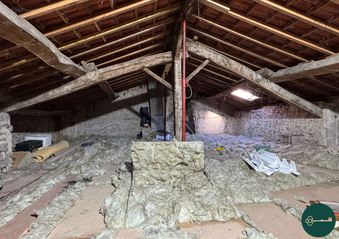 Maison à LAY-SAINT-REMY