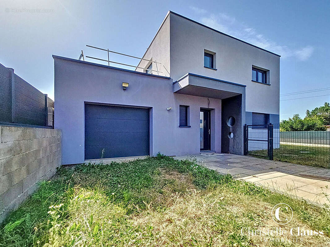 Maison à SAINTE-CROIX-EN-PLAINE