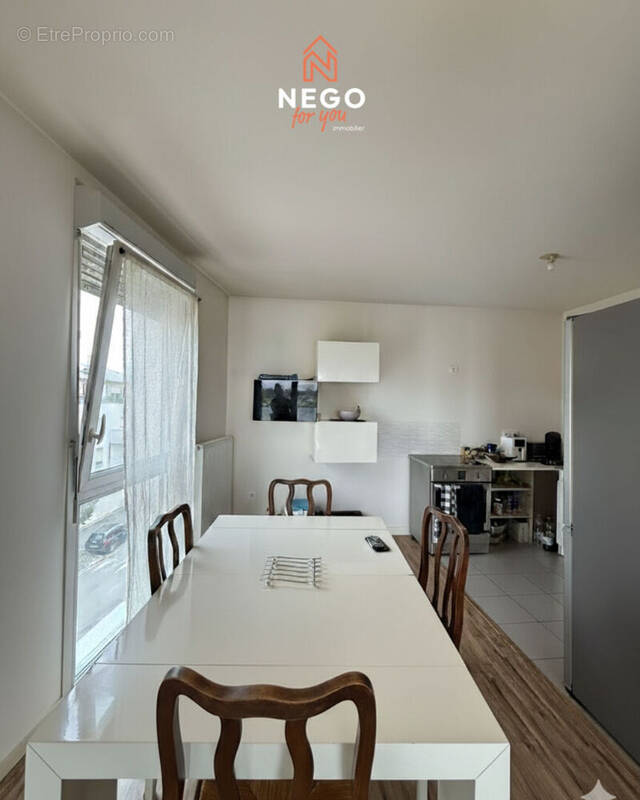 Appartement à AVRILLE