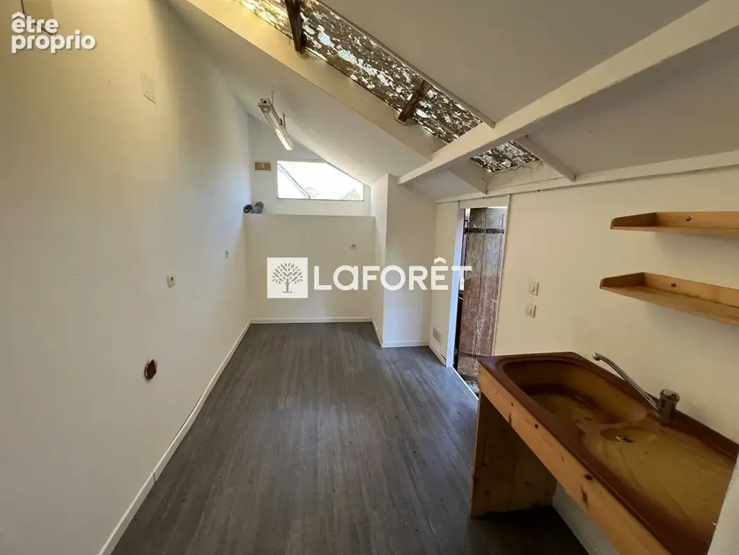 Maison de Bourg avec extérieur. - photo 12