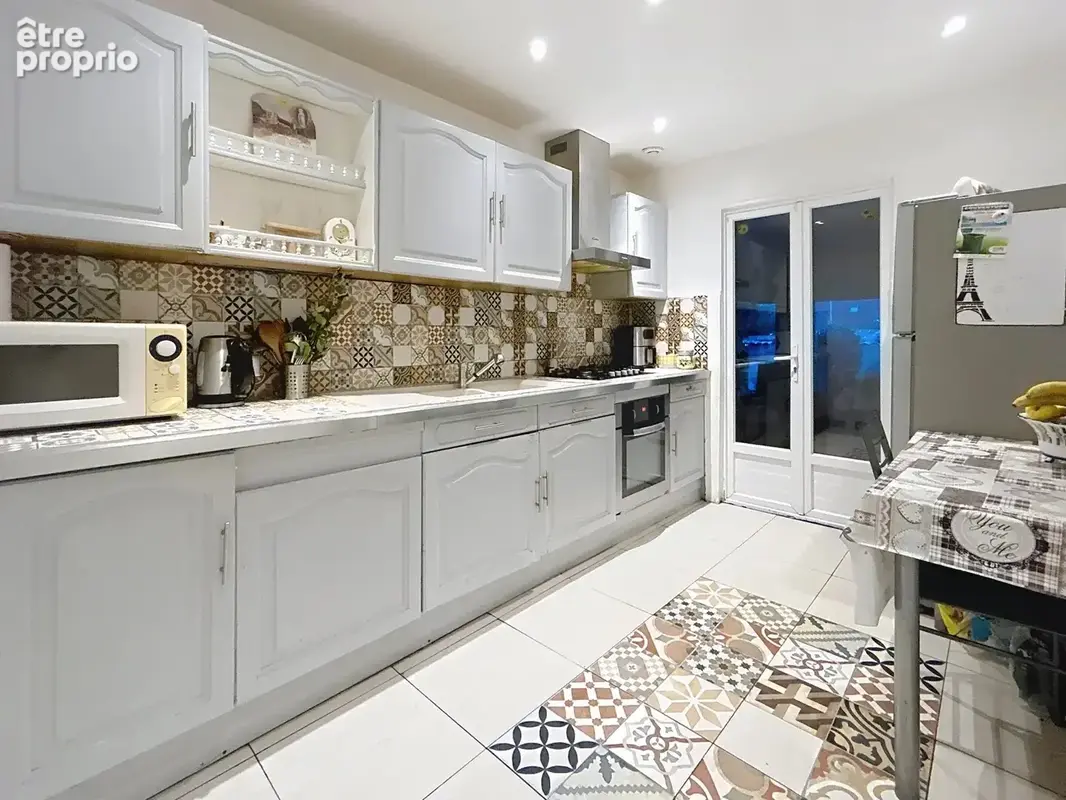 EXCLUSIVITÉ – Maison familiale 5 chambres avec jardin, véranda et garage - photo 7
