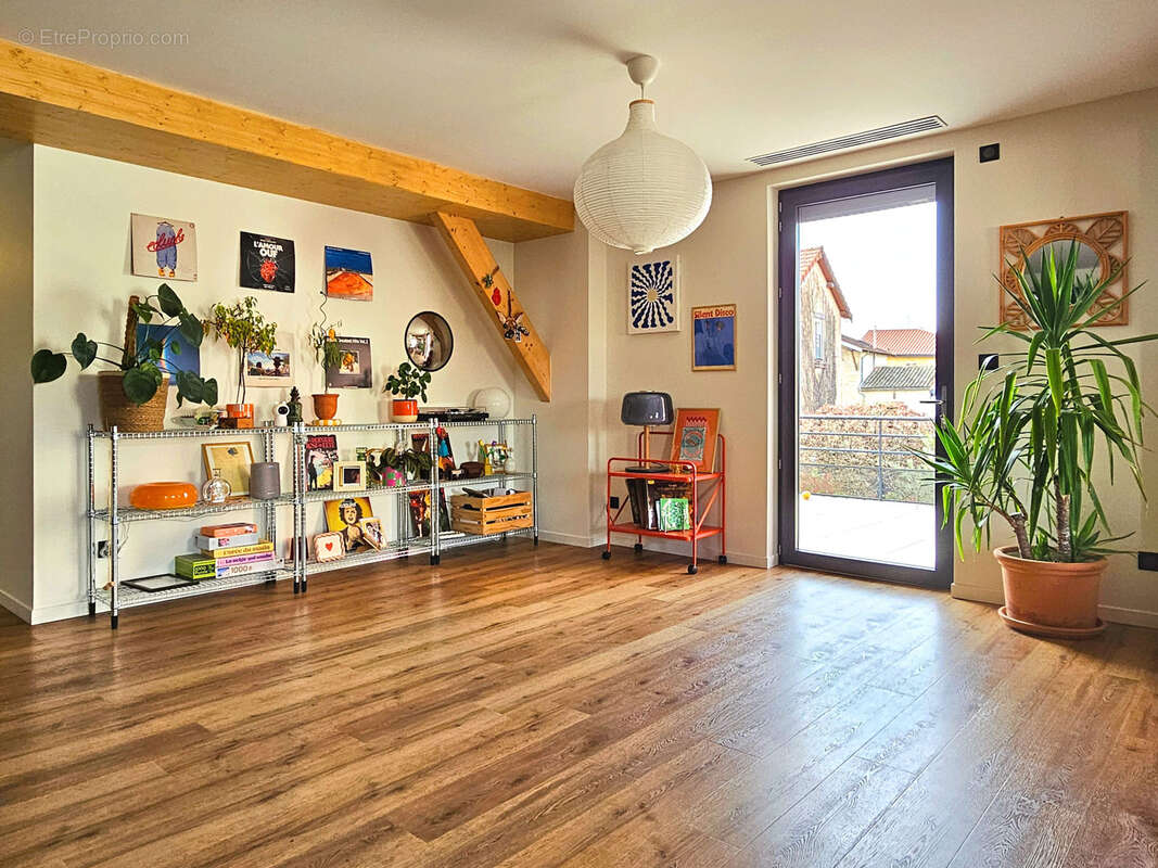 Appartement à CHARNAY-LES-MACON