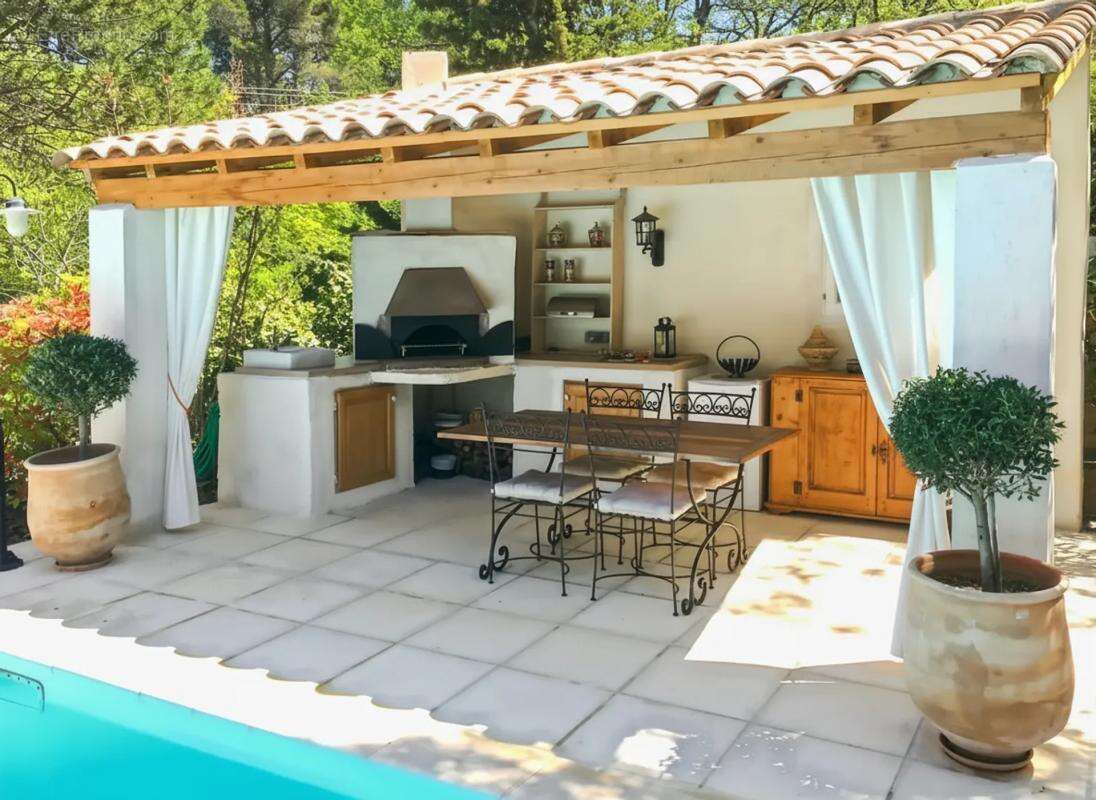 Maison à SAIGNON