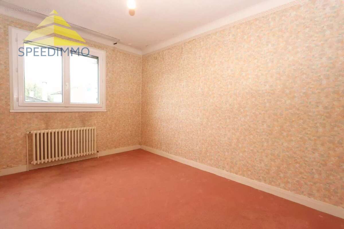 Maison à MANDRES-LES-ROSES