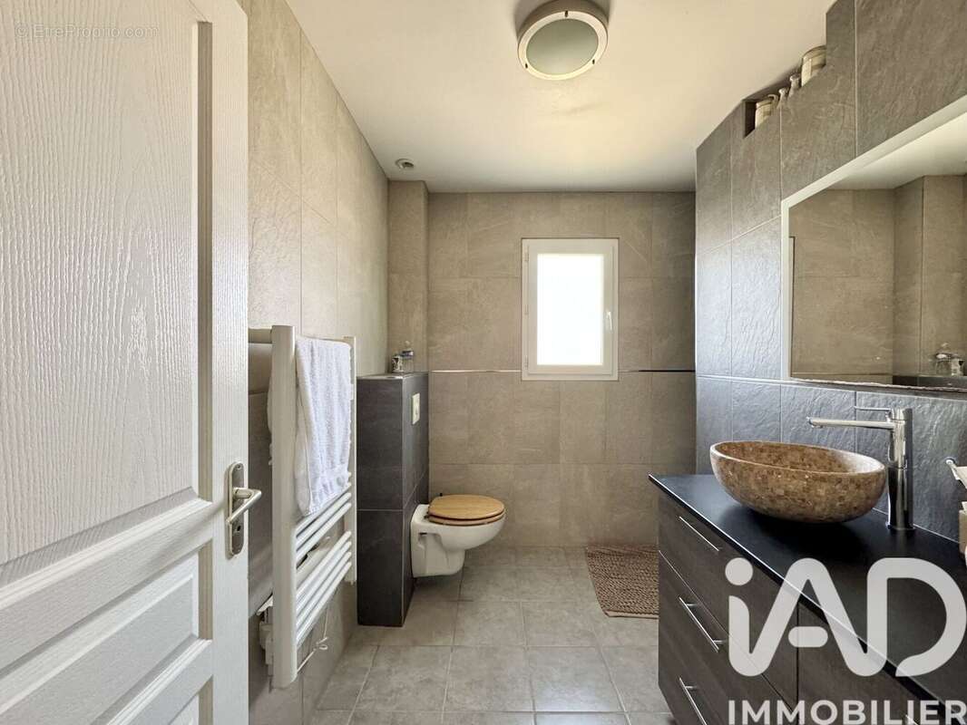 Photo 6 - Maison à PORT-DE-BOUC