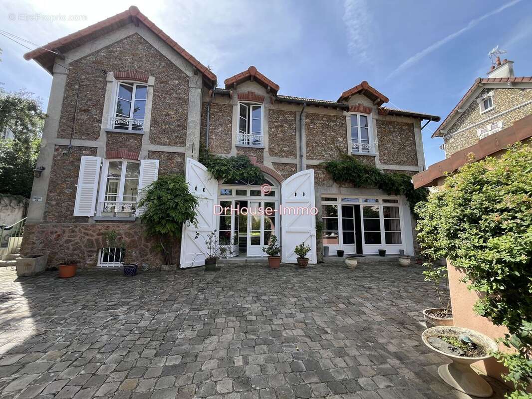 Maison à LAGNY-SUR-MARNE