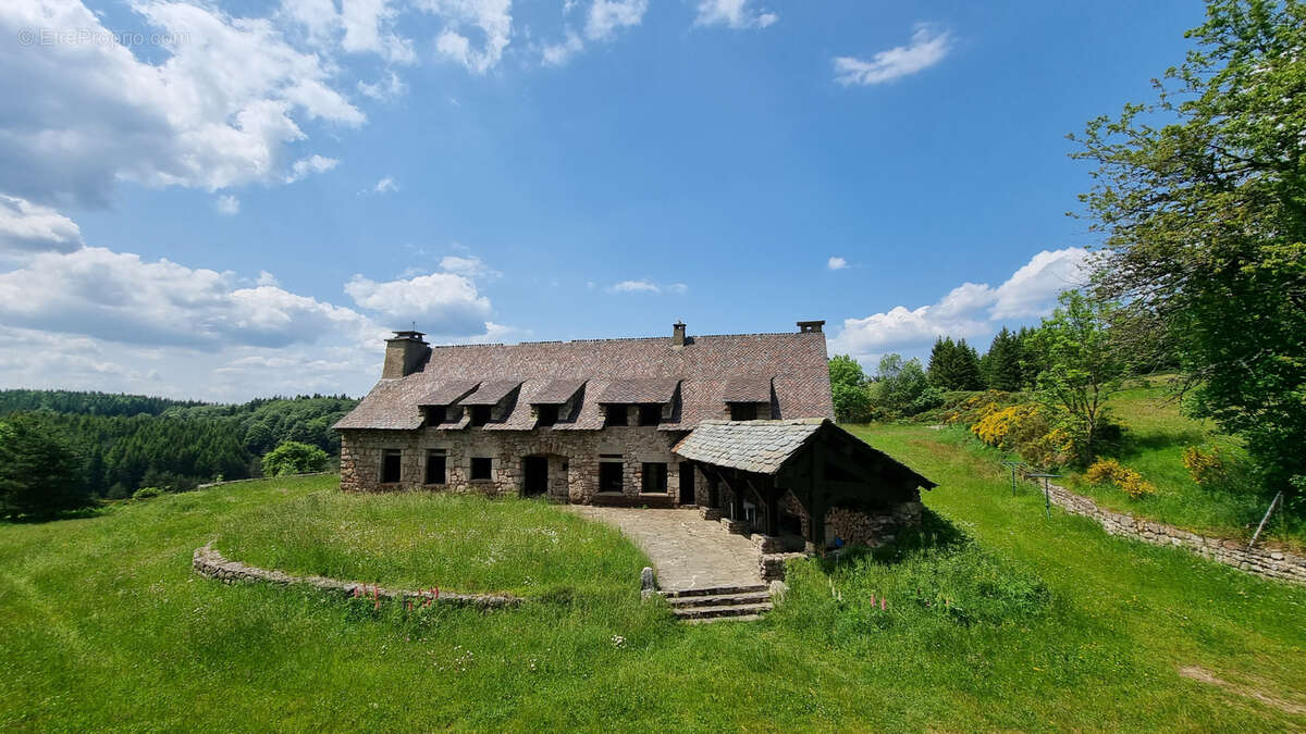 Maison à COUCOURON