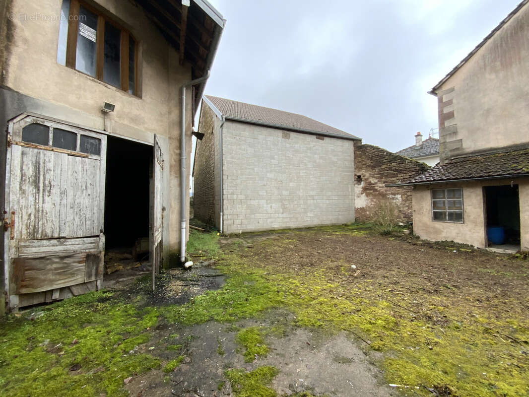 Appartement à LUXEUIL-LES-BAINS