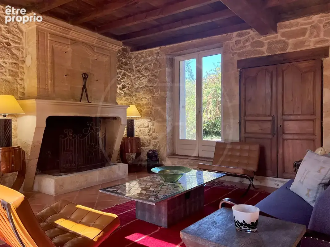 Maison en pierre rénovée avec annexe, piscine et étang privé - photo 4