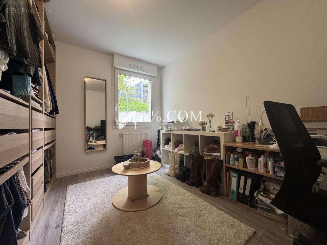 3%COM beau F3 avec terrasse et 2 places de parking- cave - photo 11