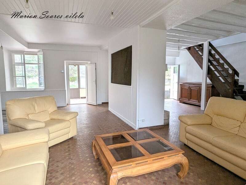 Ensemble immobilier de 2 maisons accolées sur plus de 900 m² à Provins même - photo 4