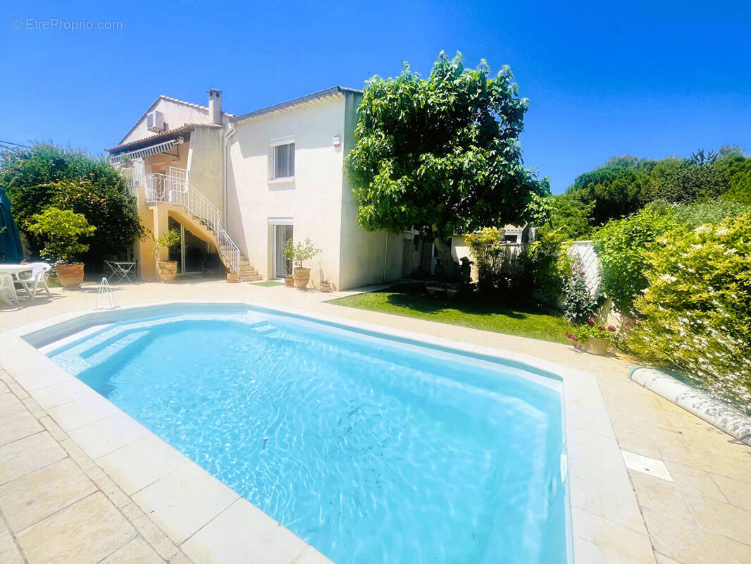 Maison à VALERGUES