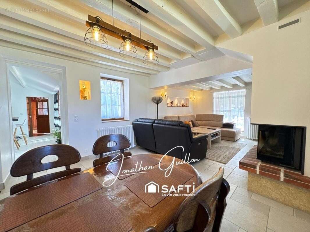 Maison 175 m² à Montceaux-Les-Meaux  - photo 3