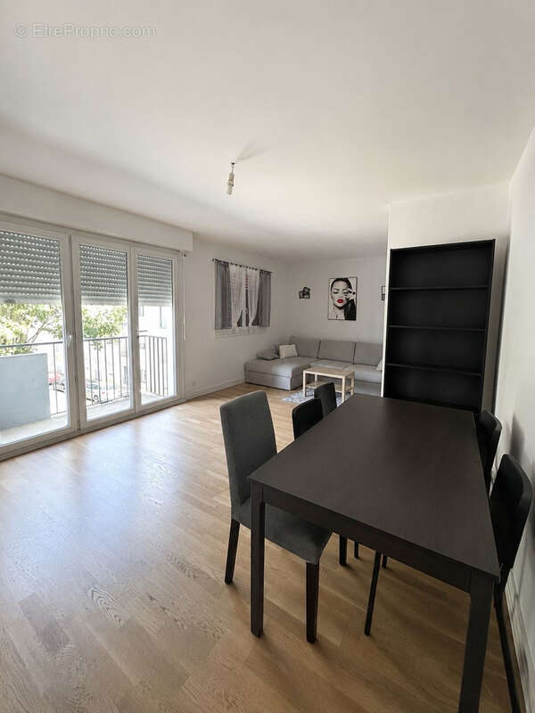 Appartement T3 de 69 m2   Hyper centre La Roche-sur-Yon   2 balcons   Cave - photo 2