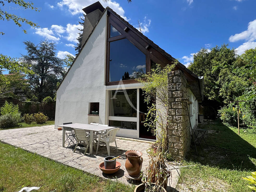 Maison à LE CHATELET-EN-BRIE