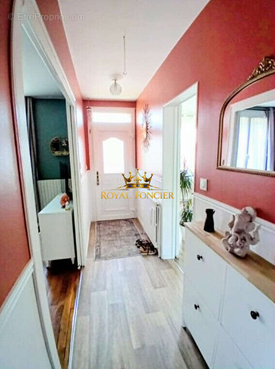 Entrée principale - Maison à CHATELLERAULT