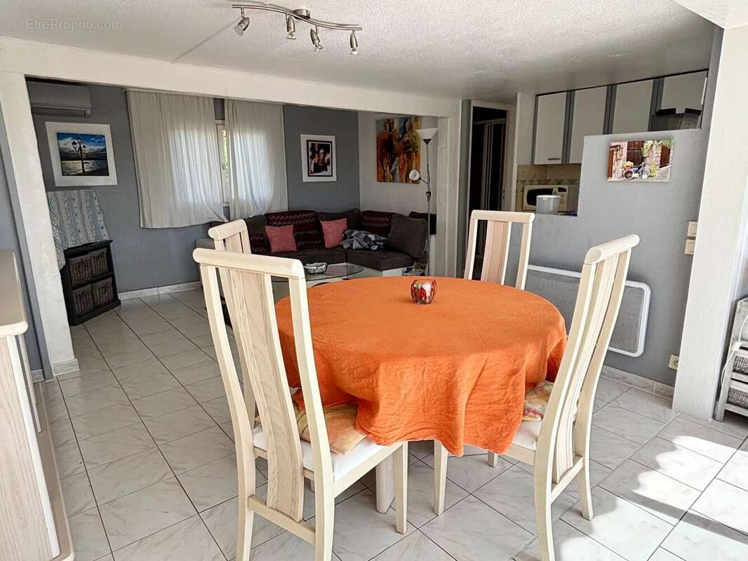 Maison à ROQUEBRUNE-SUR-ARGENS