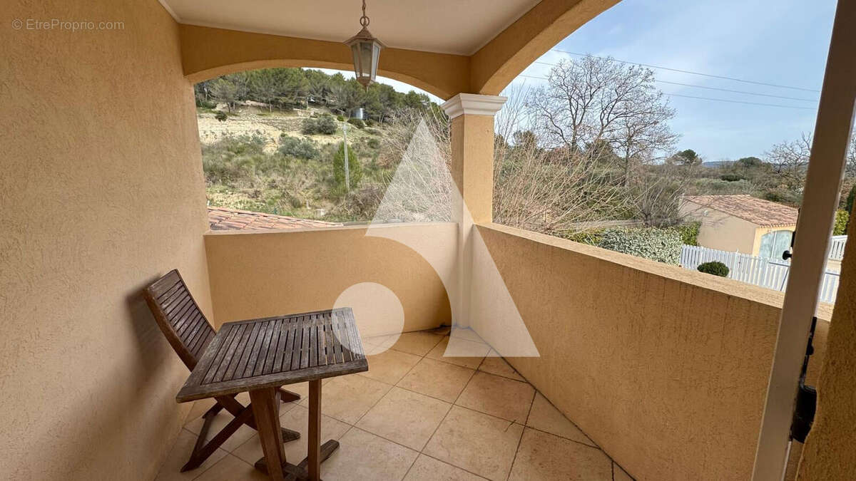 Pertuis - Villa individuelle de 147 m2 sur 1 800 m2 terrain - Piscine-Garages - photo 12