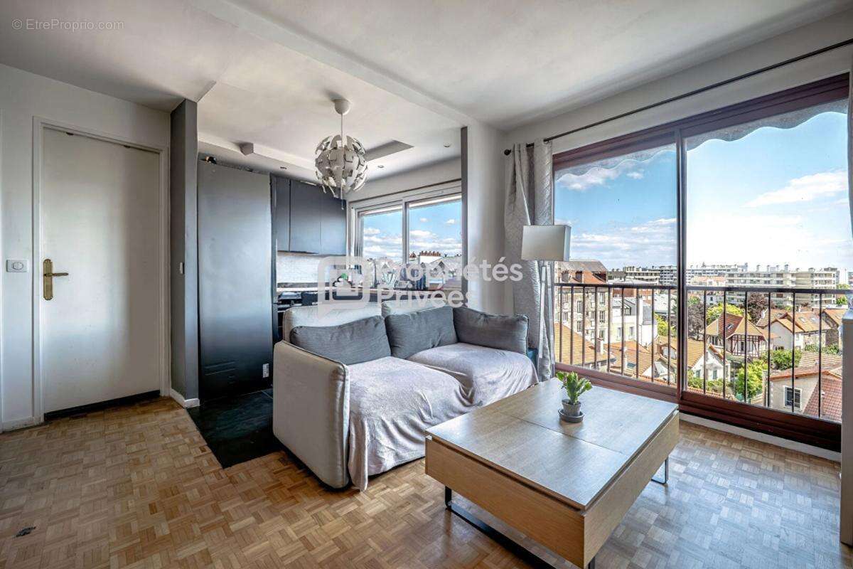 Appartement à LA GARENNE-COLOMBES