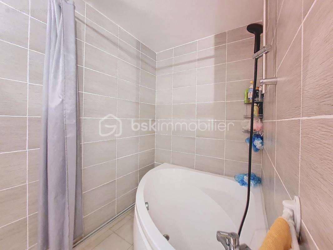 Appartement à CHENOVE