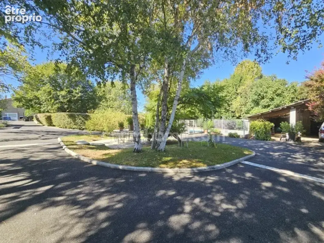 Coup de cœur à Nersac — Demeure de charme de 244 m² et 5 chambres, aux prestations haut de gamme. 10 pièces NERSAC (16) - photo 7