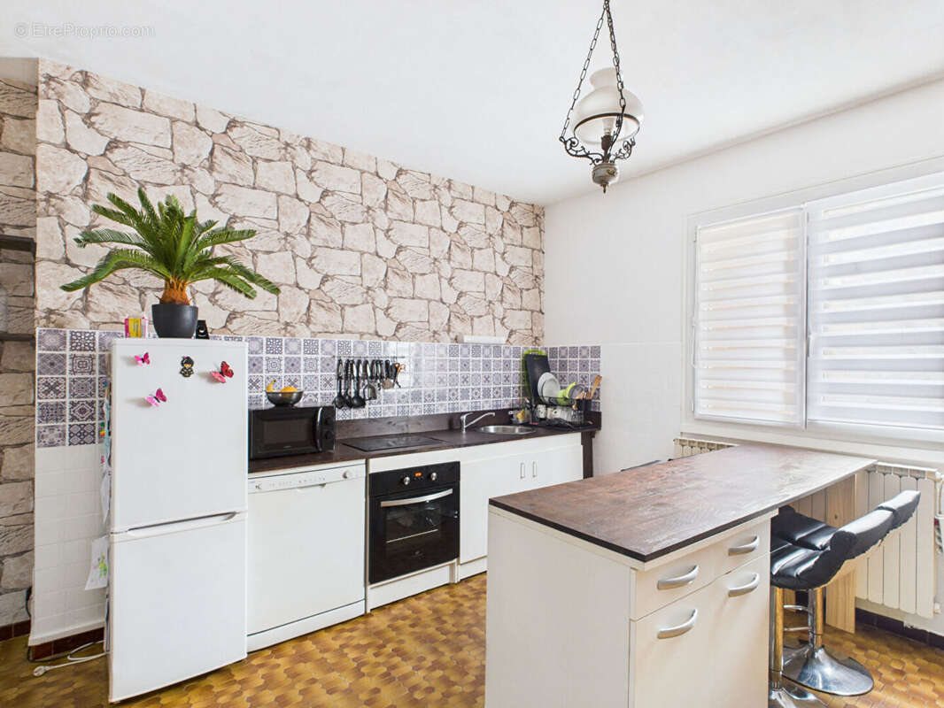 Maison à LE CRESTET