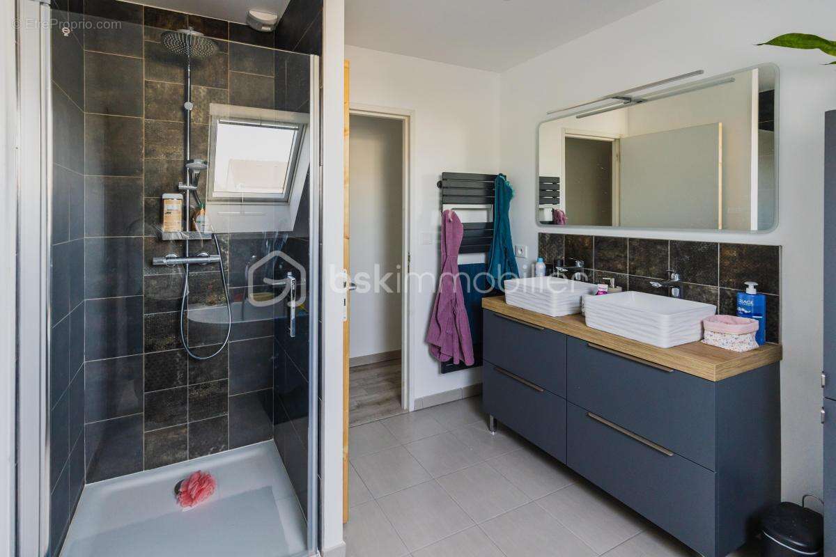 Maison à LA CHAPELLE-THOUARAULT