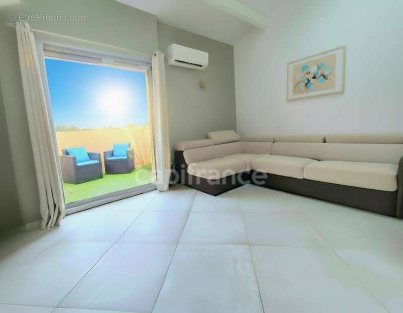 Appartement à SIX-FOURS-LES-PLAGES