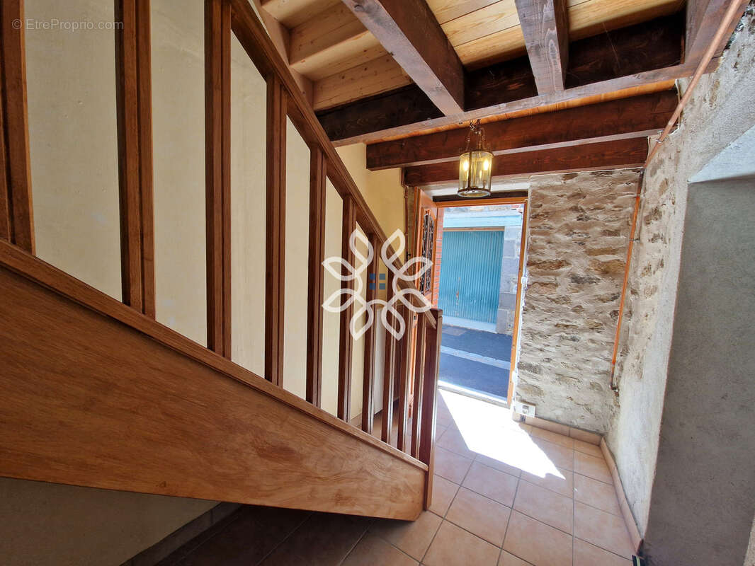 Maison en pierre de caractère au cœur de Lamothe - photo 21