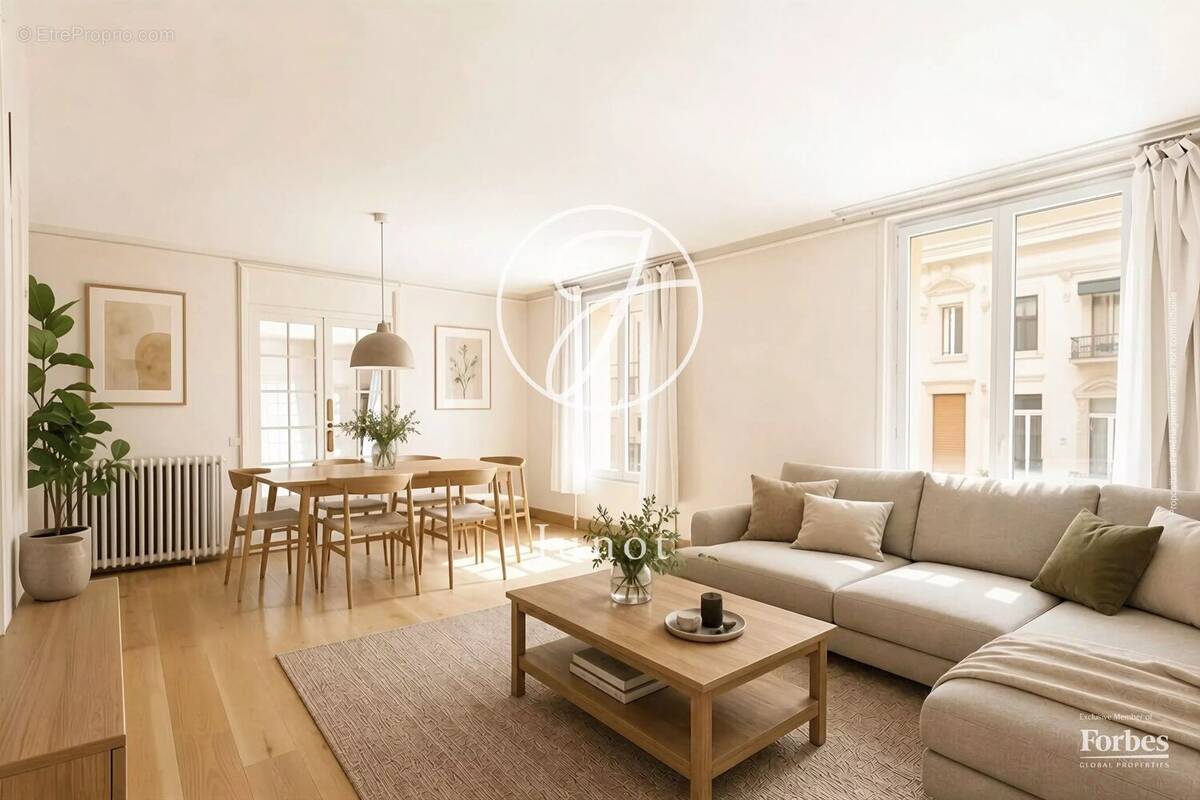 Appartement à PARIS-16E