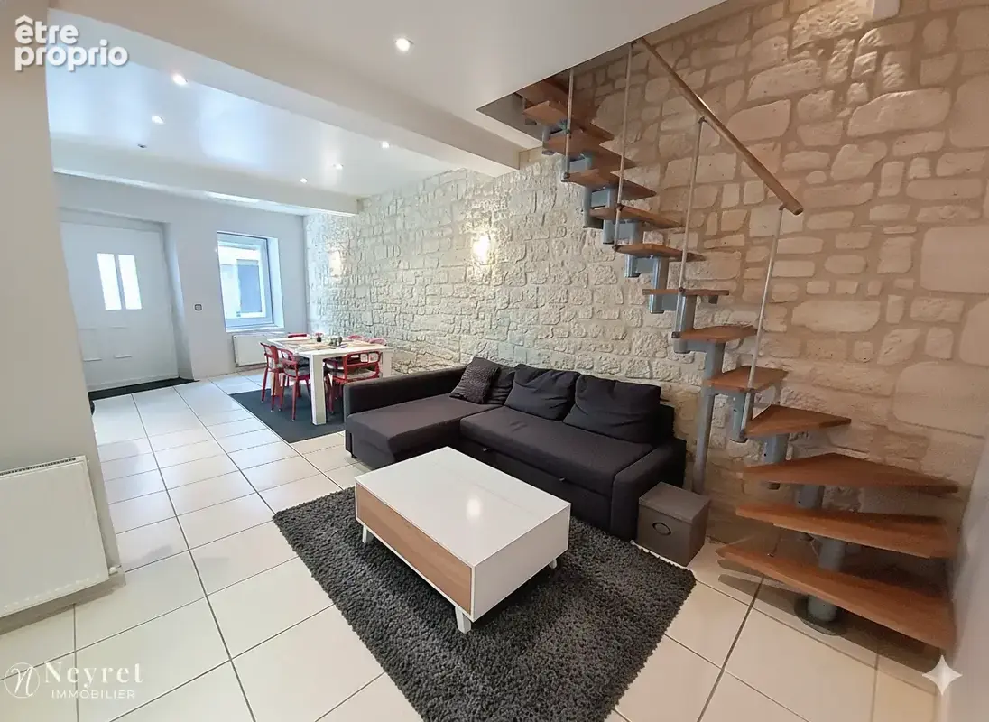 Maison de village de 127m2, 5 chambre en plein cœur de VOURLES - photo 4