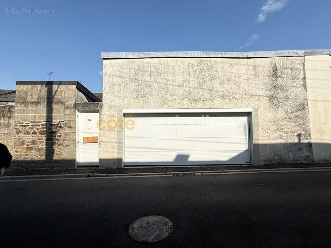 Pontorson centre ville, 132m2, vie de plain-pied , jardin clos et garage - photo 3