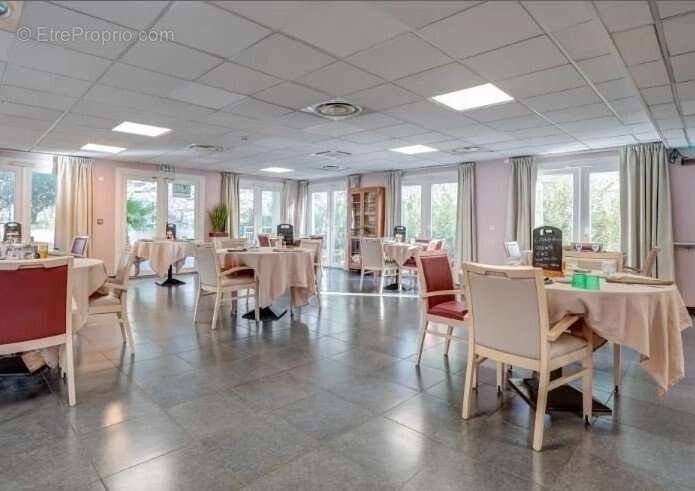 Investissement locatif  saint victoret  résidence ehpad la filosette  6.02 % de rentabilité - photo 4