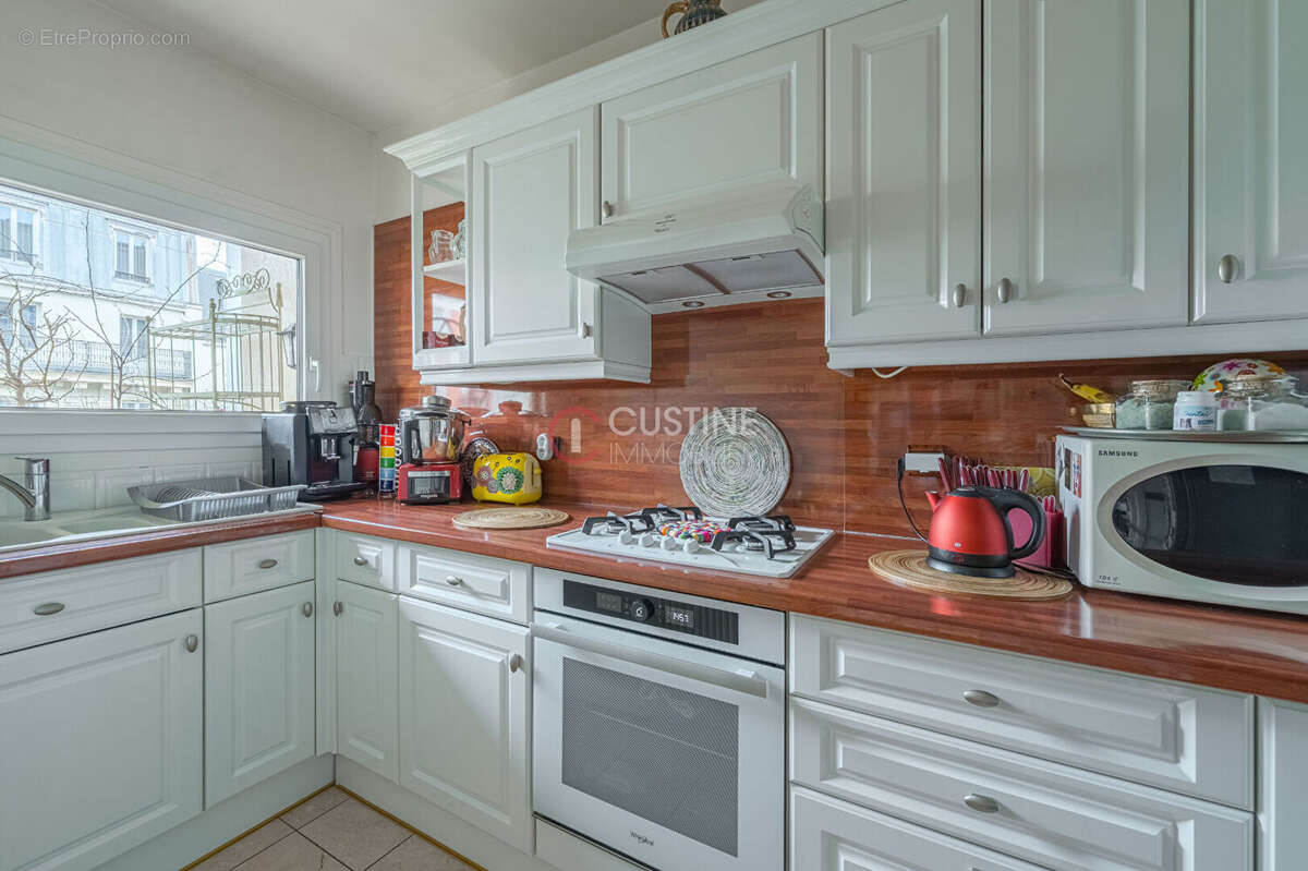 Appartement à PARIS-18E
