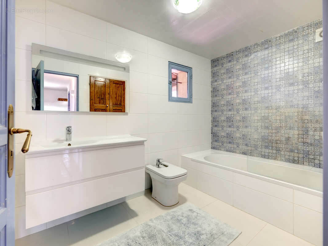 Maison à MANDELIEU-LA-NAPOULE