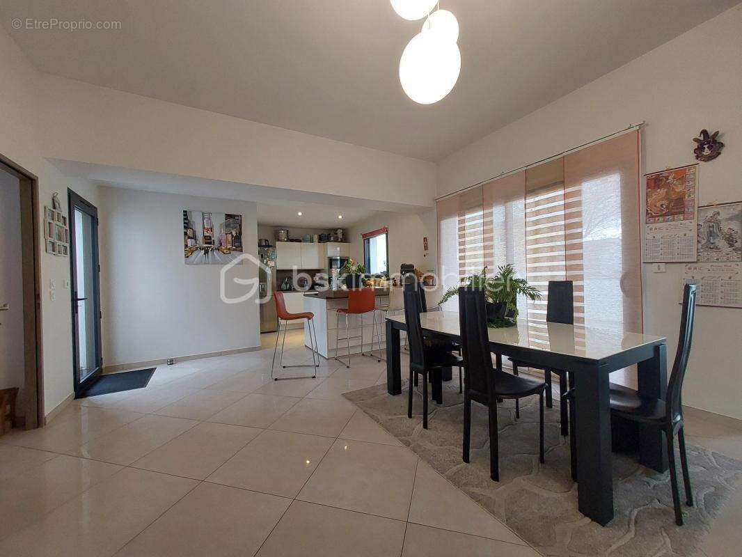 Maison à PONT-DU-CHATEAU